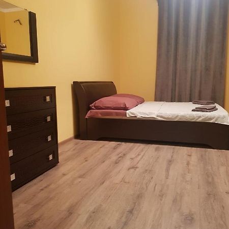 Квартира В Сухуми Apartamento Exterior foto