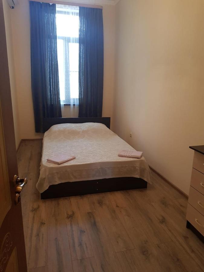 Квартира В Сухуми Apartamento Exterior foto