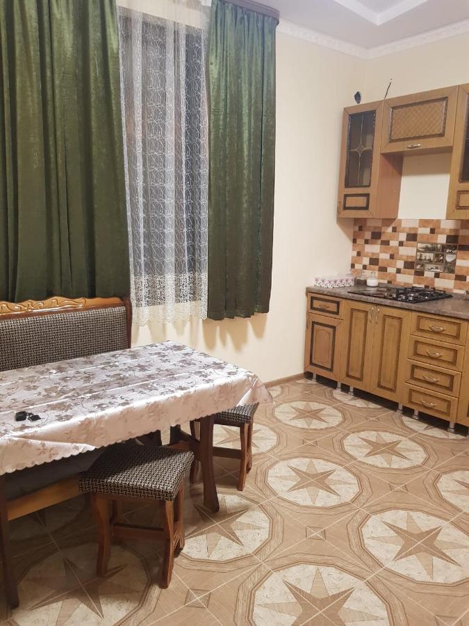 Квартира В Сухуми Apartamento Exterior foto